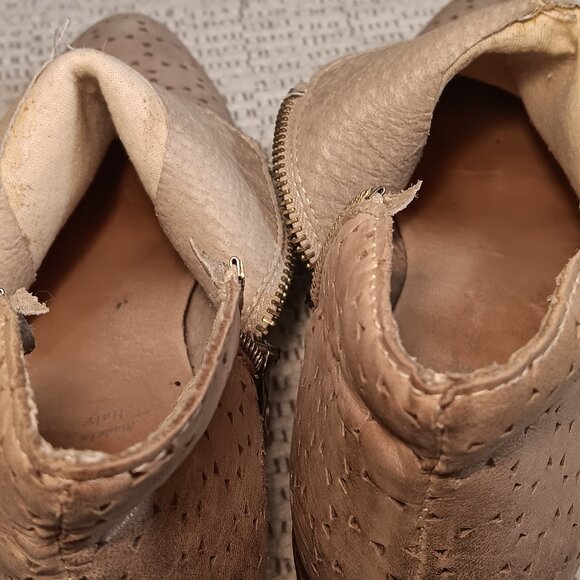 Bata women's tan beige leather laser cut out double zipper ankle boots sz 6.5 US - Picture 10 of 13